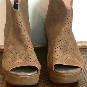 Brown Pierre Dumas cut out platform wedge sandals